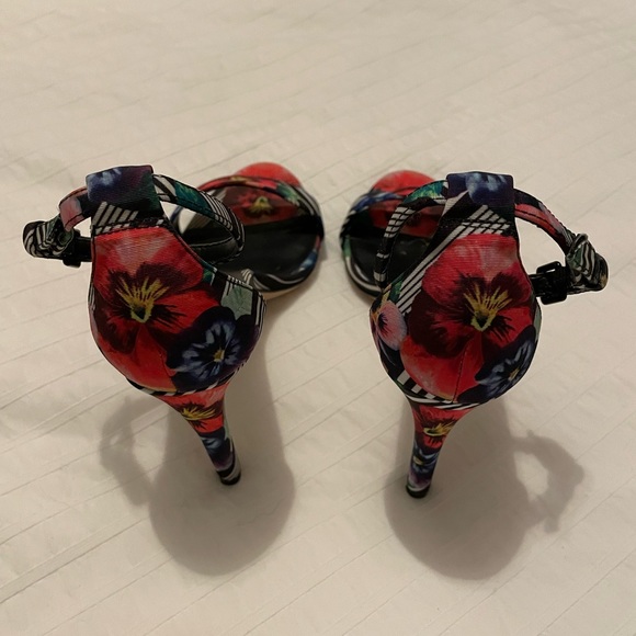 Floral Print Stiletto - Picture 4 of 5